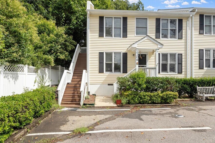 Primary Photo - 2306 Stafford Ave