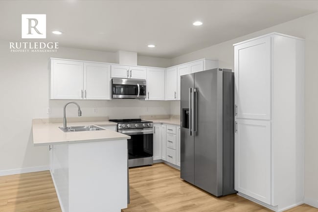 Building Photo - STUNNING 3 Bed / 2.5 Bath Brand New Townhome / End Unit !!!