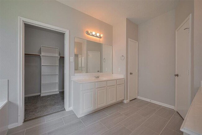 Building Photo - 301 Cedar Branch Dr