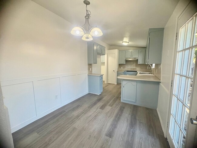 Building Photo - Three bedroom home in East Norman