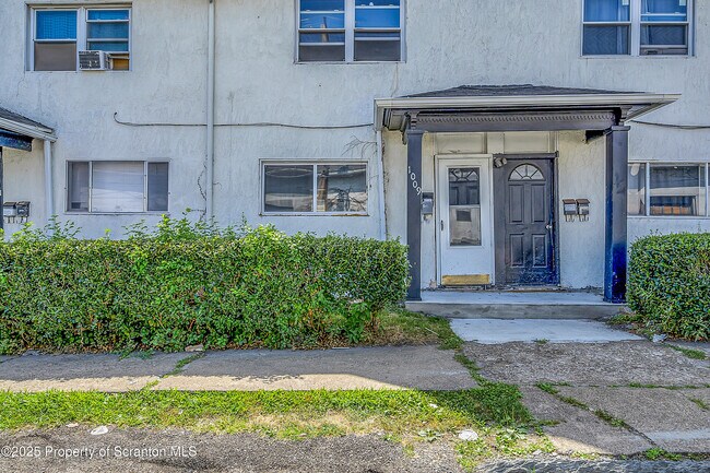Building Photo - 1009 Washburn St