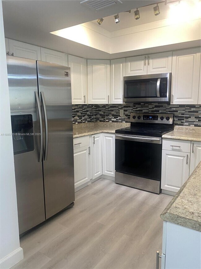 Building Photo - 12219 SW 14th Ln