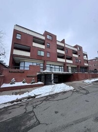 Building Photo - 20 Central St