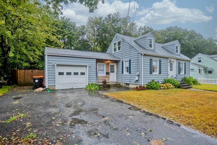 Building Photo - 30 Yale St