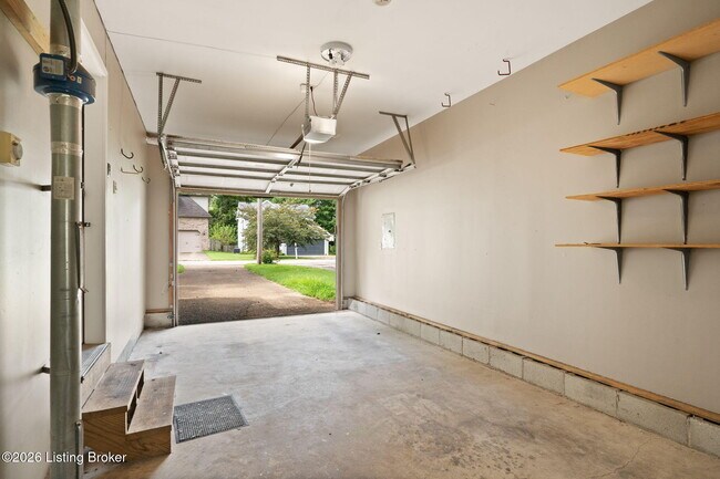 Building Photo - 609 Fenley Ave