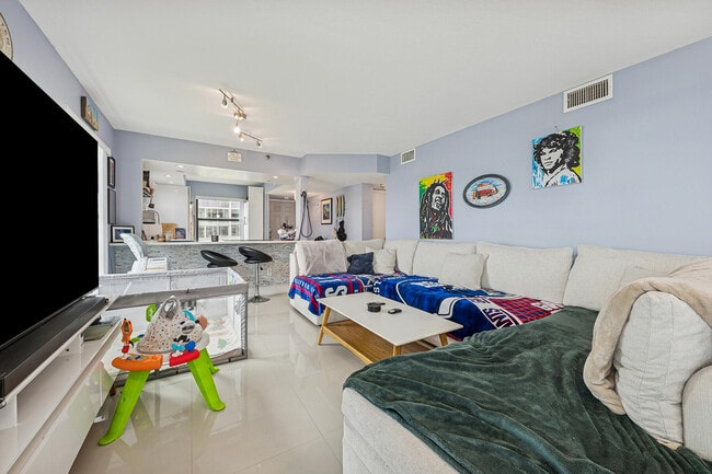 Building Photo - 896 Federal Hwy