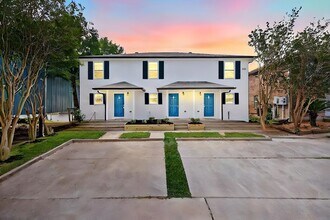 Building Photo - 4766 Pontchartrain Dr