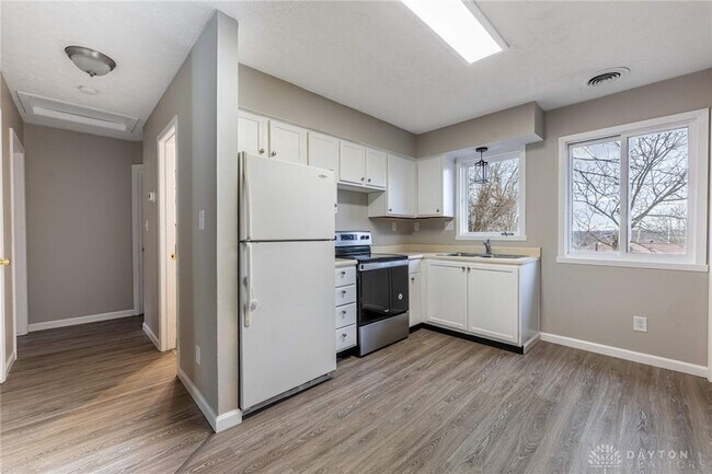 Building Photo - 160 N 4th St