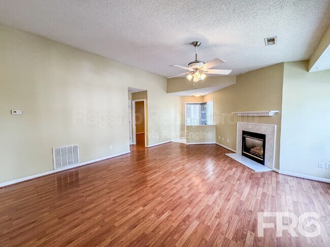 Building Photo - 3306 Mulberry Ln