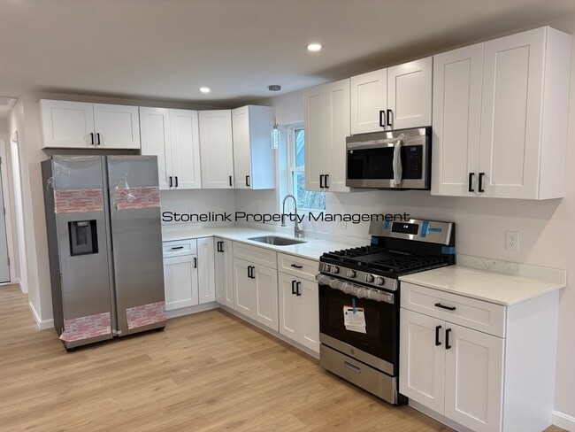 Building Photo - 1014 Douglas Ave