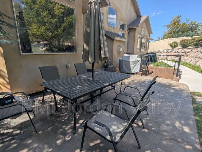 Building Photo - 14457 Gray Fox Dr