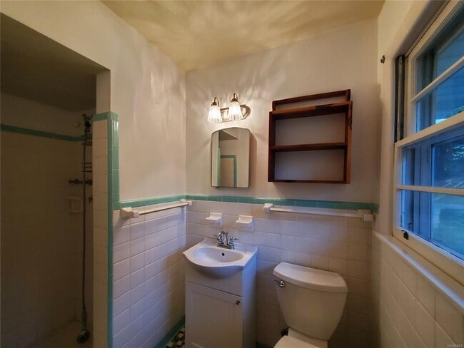 Building Photo - 179 W Rosemary Rd