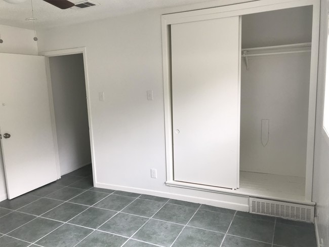 Building Photo - 3105 Lourdes St