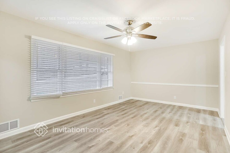Building Photo - 3209 Briarwood Blvd
