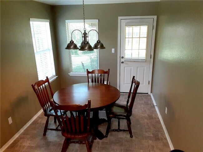 Building Photo - 317 McCarthur Dr