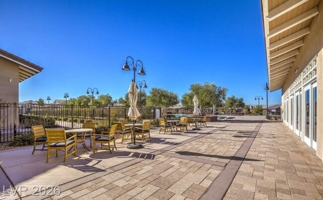 Building Photo - Spacious Henderson Townhome with Balconies and Resort Amenities