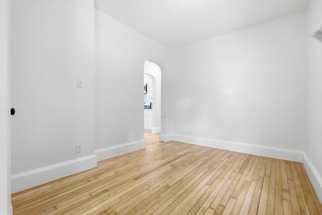 Building Photo - 81 Huntington Rd