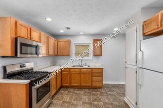 Building Photo - 1308 Leonard St NW