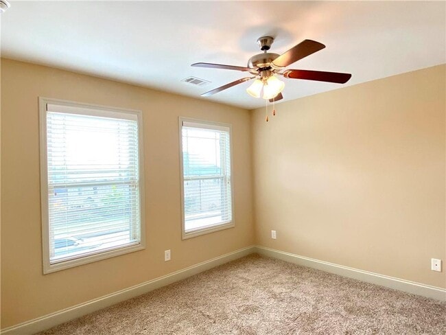 Building Photo - 522 Watercourse Way