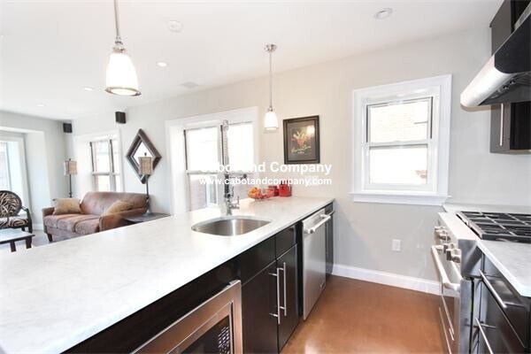 Building Photo - 9 N Margin St