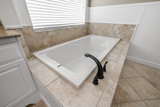 Building Photo - 1300 Windward Cir