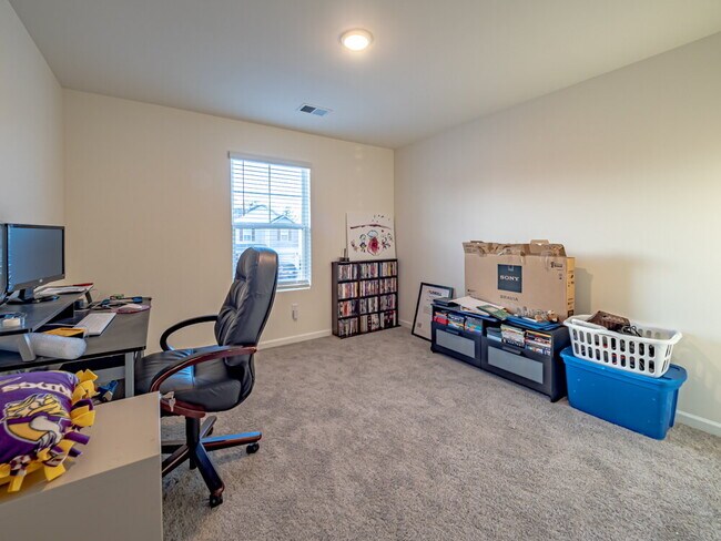 Building Photo - "Spacious Elegance Awaits: 4-Bedroom Haven with Granite Touches in Sumter"