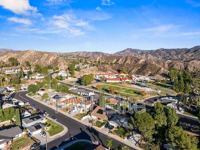 Building Photo - 29160 Flowerpark Dr