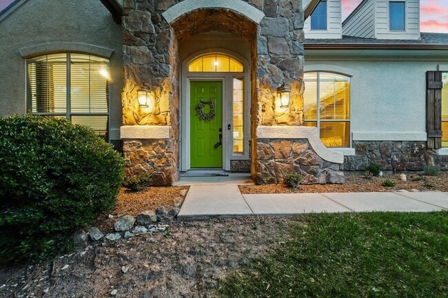 Building Photo - 10701 Los Rios Dr