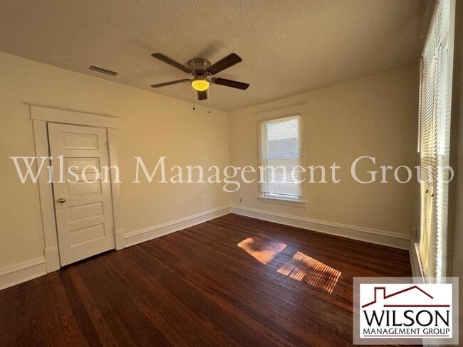 Building Photo - 516 E Anderson St