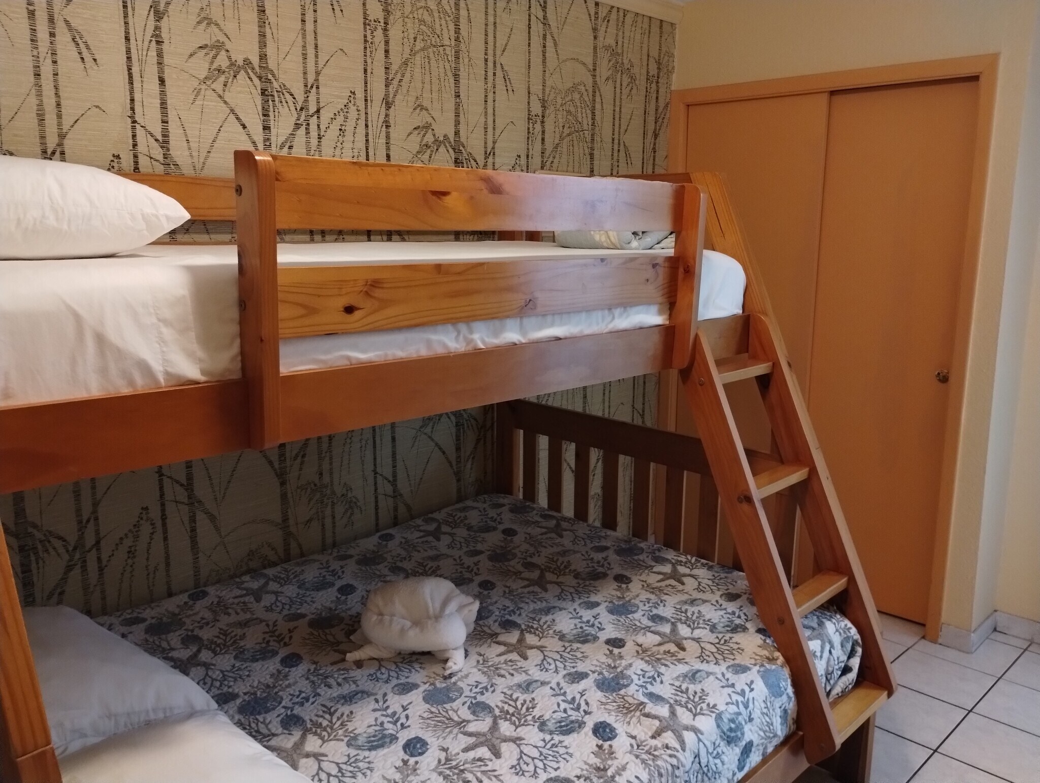 Building Photo - 103 E Capricorn Dr