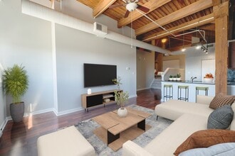 Building Photo - The Regal Apartments