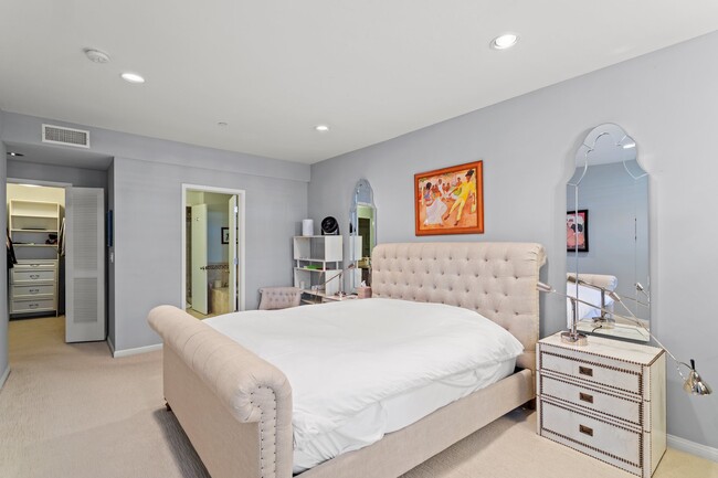 Building Photo - 200 N Swall Dr