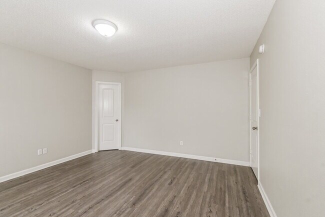 Building Photo - 2500 Boxford Ln