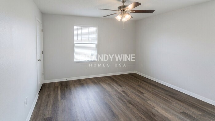 Building Photo - 5573 Mercado Dr