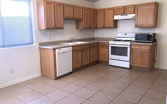 Building Photo - Charming 3+2 home in the heart of Kingman!