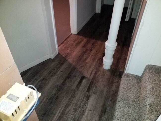 Building Photo - AVAILABLE NOW! Liberty Home 3 Bed 2 Bath 2...