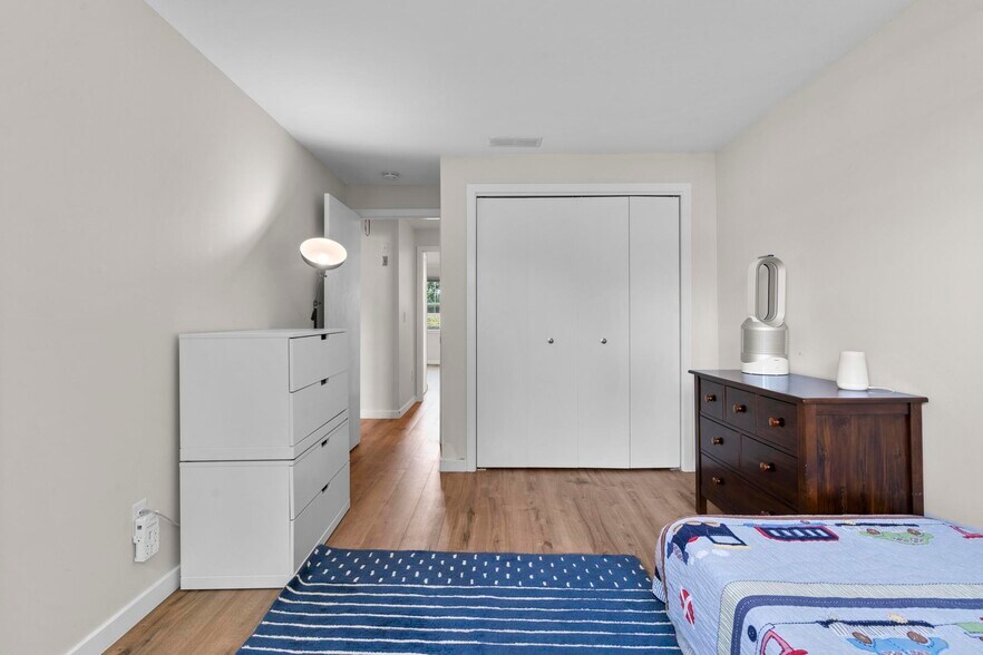 Building Photo - 26 Linden St