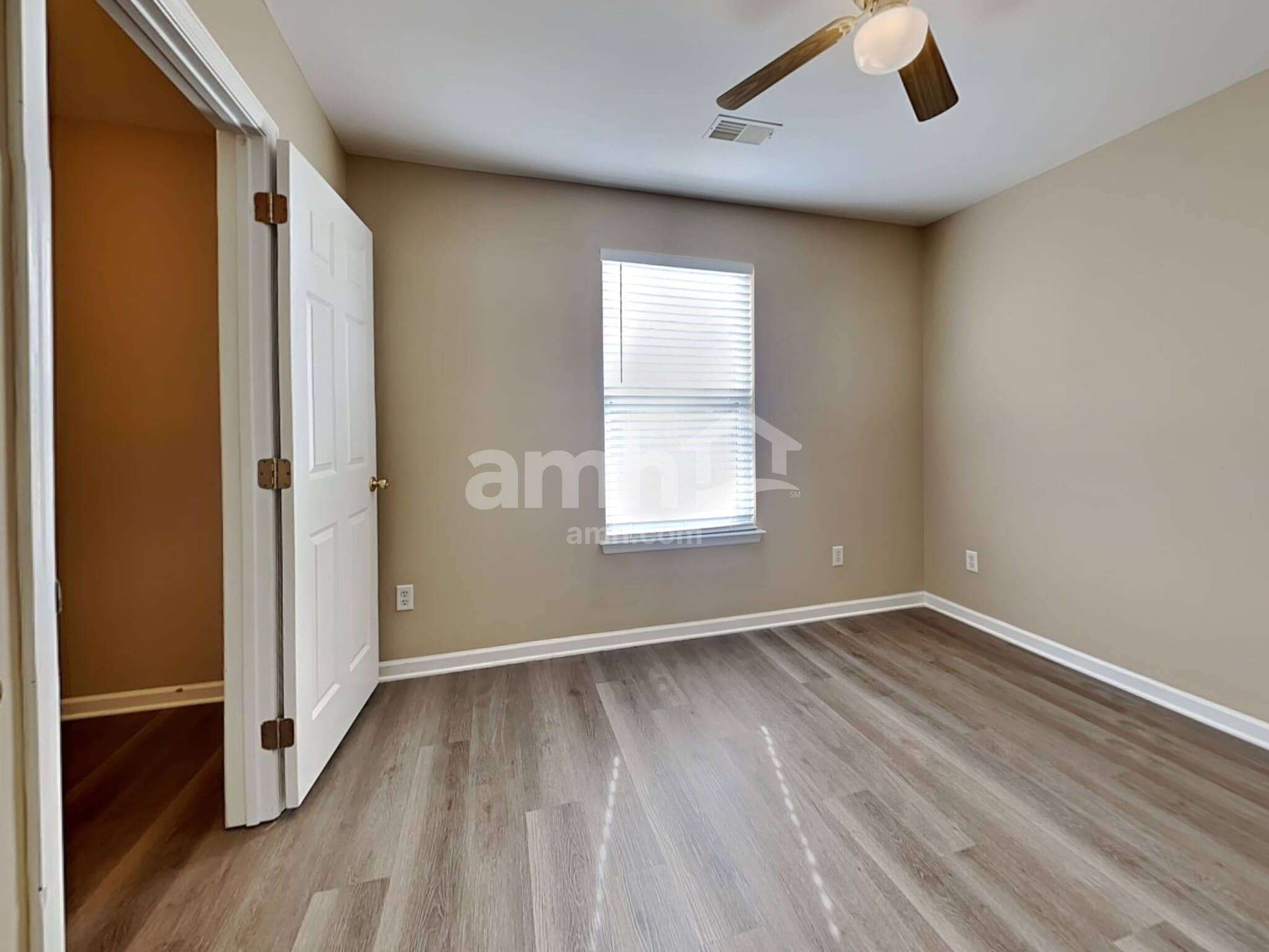 Building Photo - 250 Westbrooke Rd