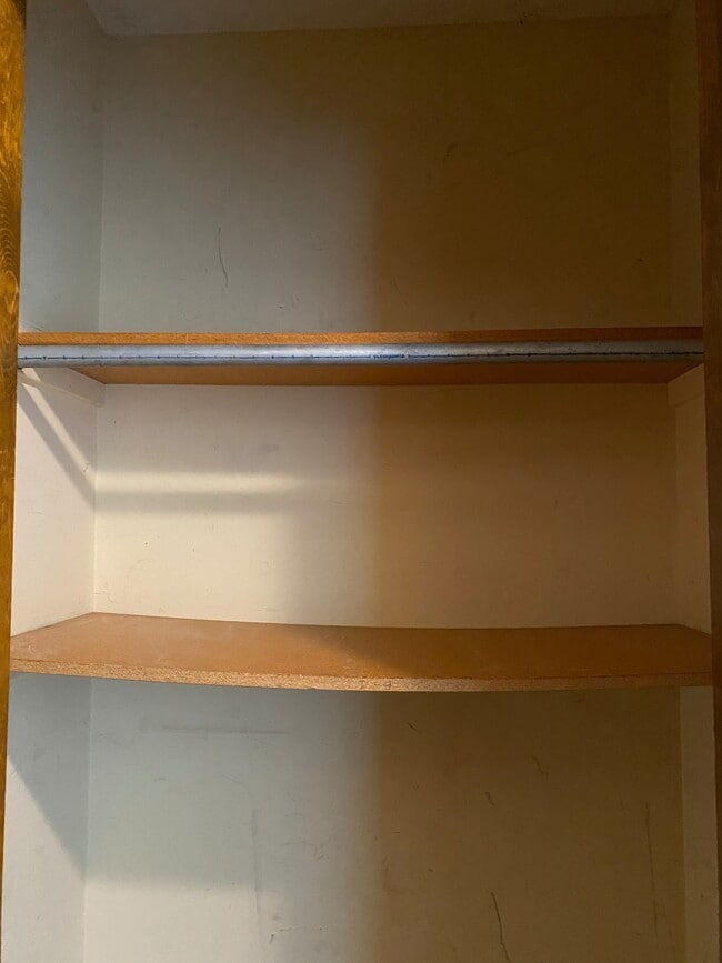 Building Photo - 1321 Division St