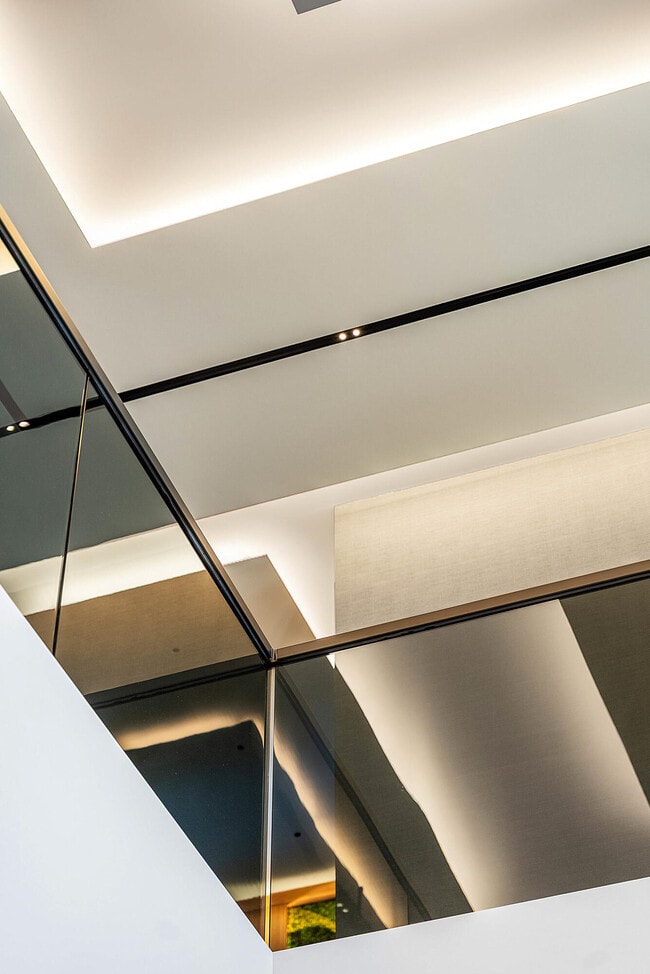 Building Photo - 2934 NE 8th Ave