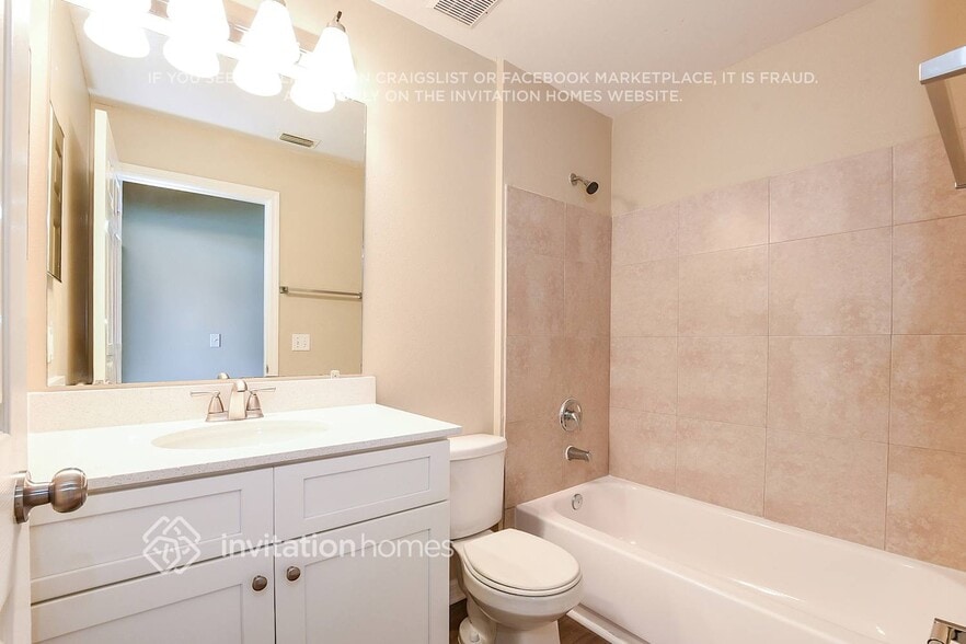 Building Photo - 3277 Bellingham Dr