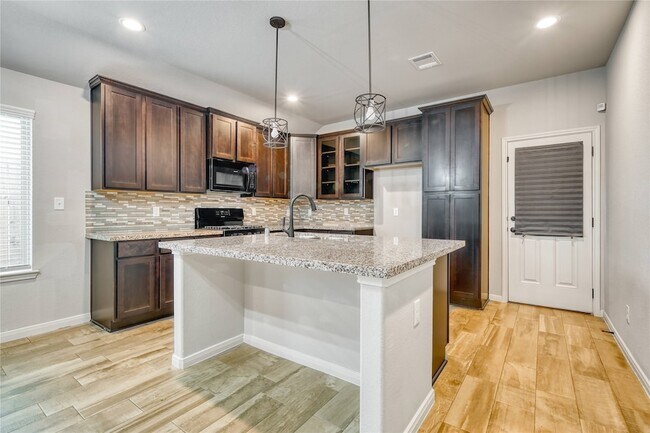 Building Photo - 7919 Cypress Country Dr