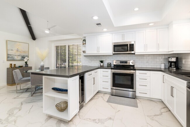 Building Photo - 117 Trento Cir