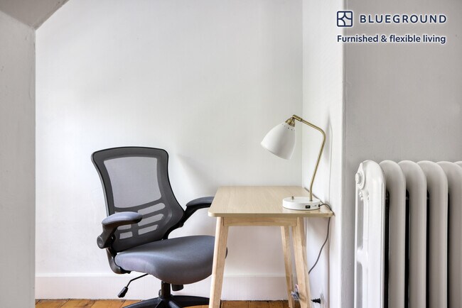 Building Photo - 32 Healey St