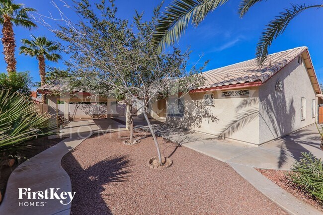 Building Photo - 8507 W Palm Ln