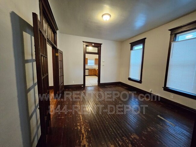 Building Photo - 308 E Iowa St