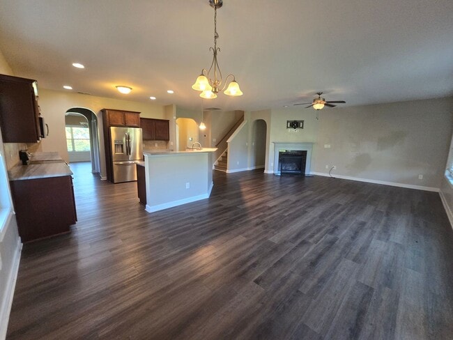 Building Photo - 2111 Yates Ranch Rd
