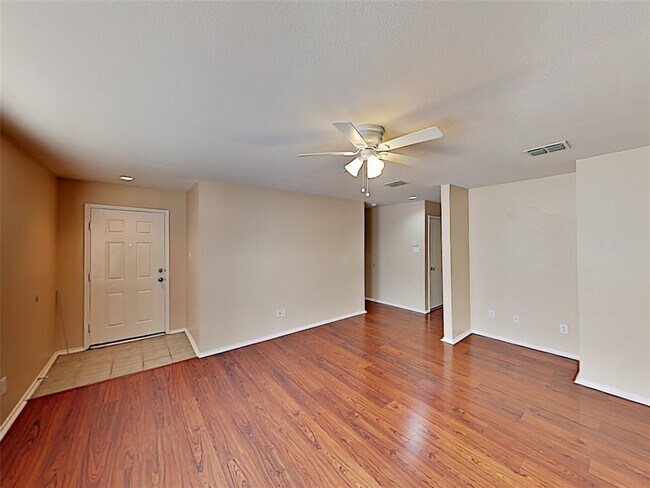 Building Photo - 1128 Maplewood Ln