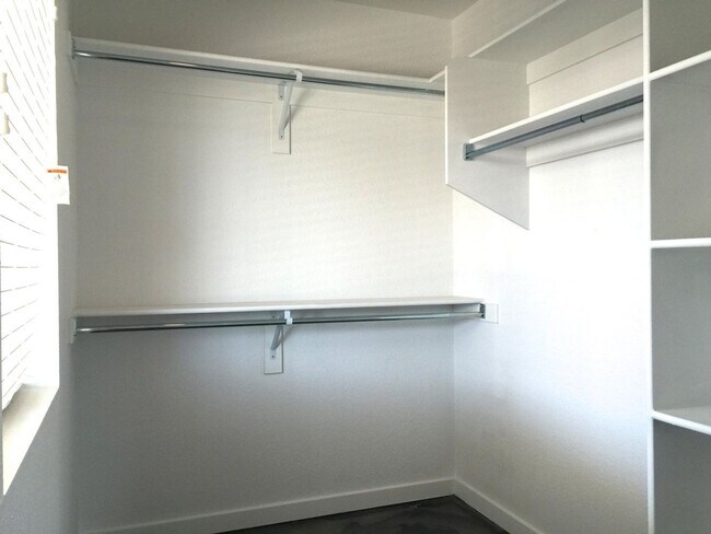 Building Photo - Home For Lease $2,295 in Arcadia Area-Phoenix 85018No HOA 2 Beds-2 baths---2 Car Carport-Large Fe...