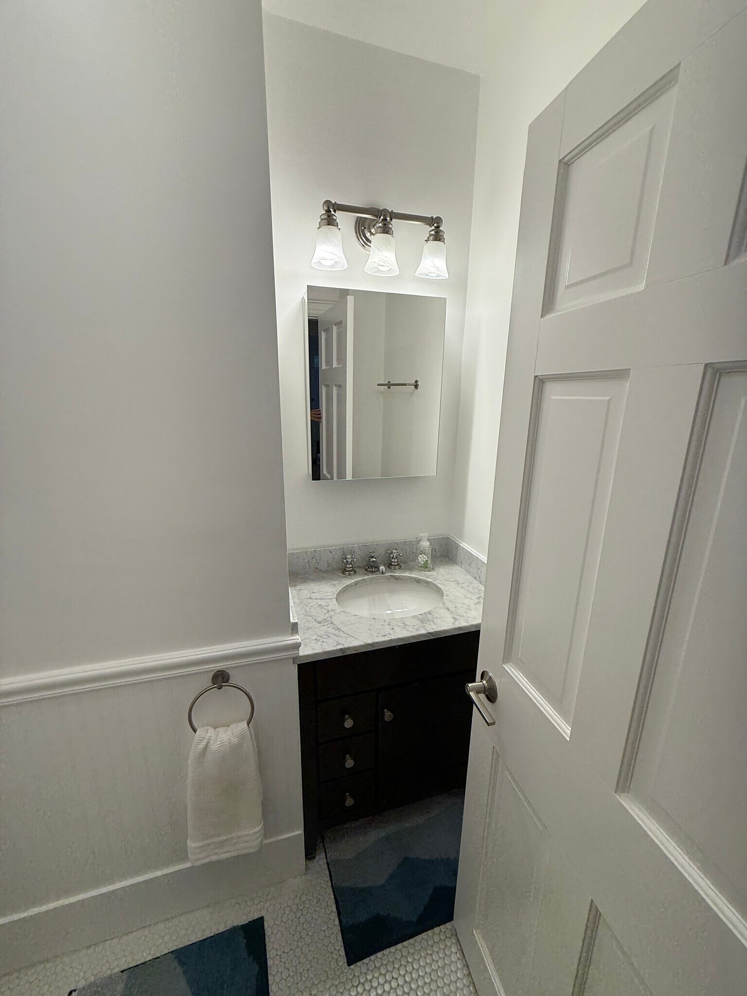 Building Photo - 96 Munroe St